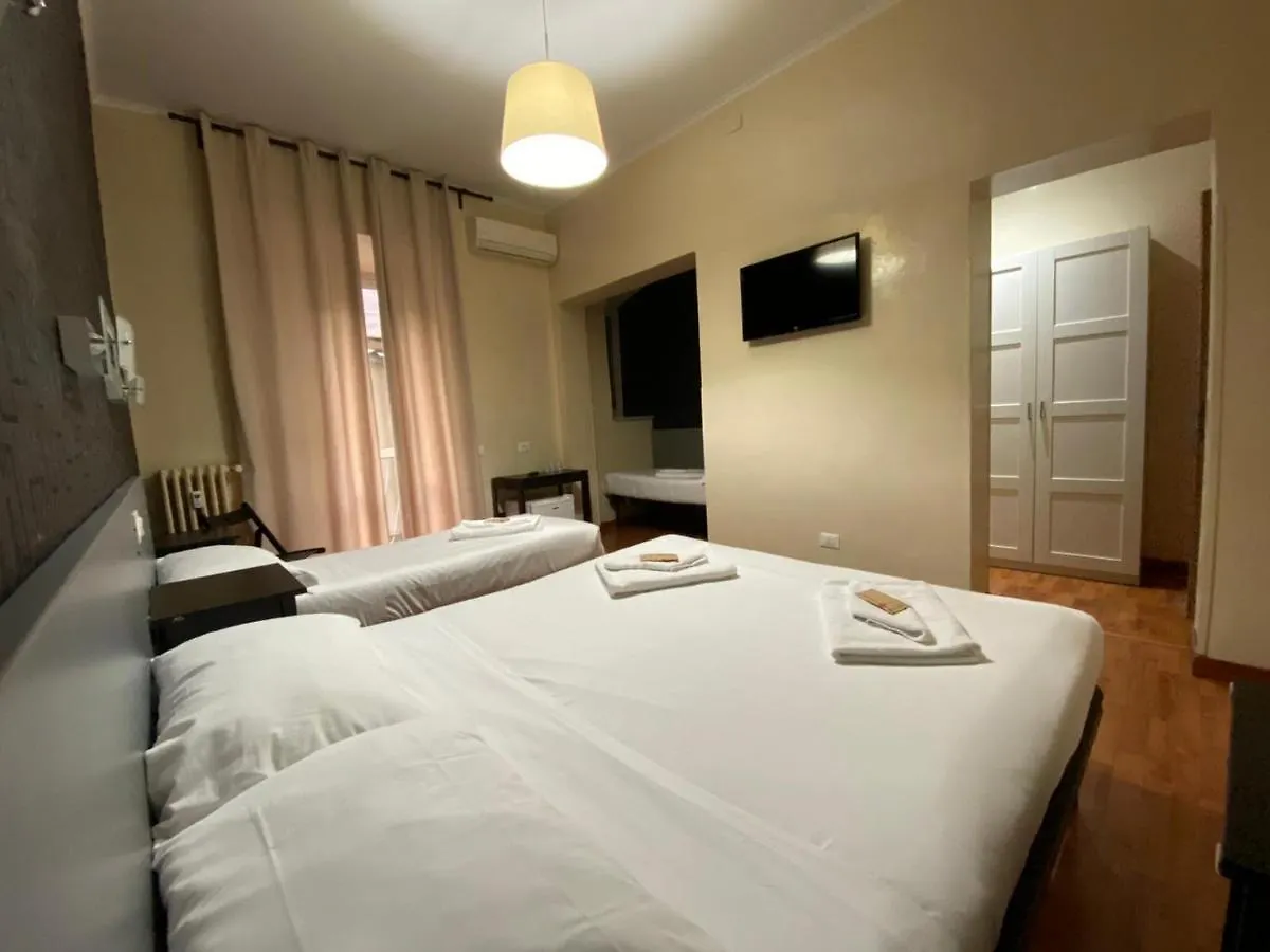 The Place In Rome Guest House 2*,